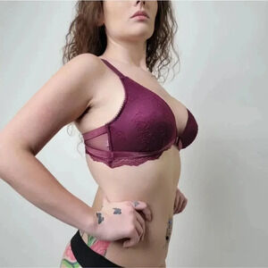 Victoria's Secret Lace Halter Push Up Triangle Bra -  D
